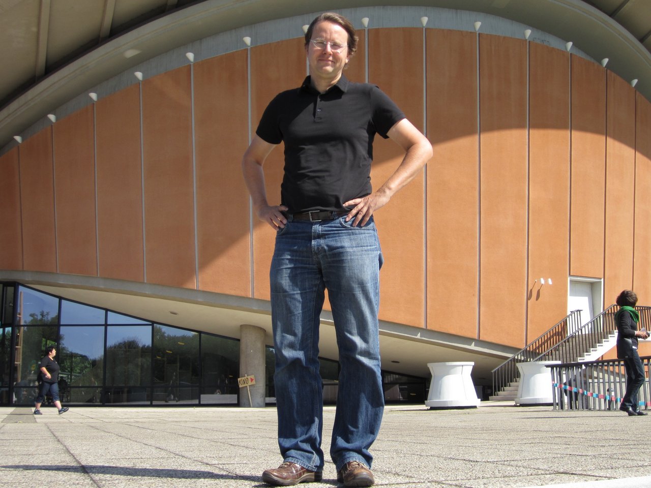 am 20.08.2011 vor dem Haus der Kulturen der Welt („Schwangere Auster“)